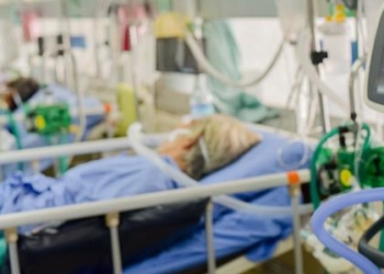 Χάνονται ζωές από κλειστά κρεβάτια εντατικής