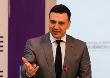 Κεραυνοί στην Αριστοτέλους από το φιάσκο με τους διοικητές