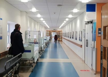 Περισσότεροι οι γιατροί που φεύγουν στο εξωτερικό από όσους αποφοιτούν