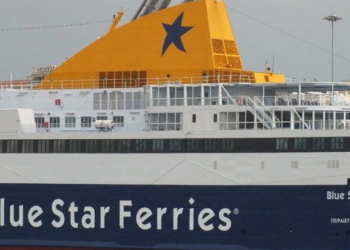 Λήμνος: Σε καραντίνα το πλοίο Blue Star Mykonos μετά από ύποπτο κρούσμα κορωνοϊού